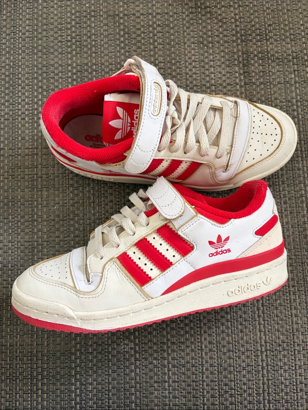 Adidas Retro Cream, white and red Low-Top Sneakers with Strap